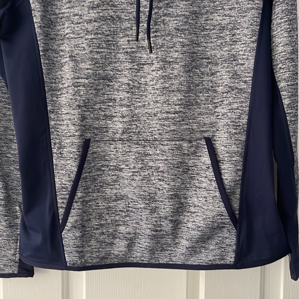 Under Armour Top Size M - Picture 4 of 8